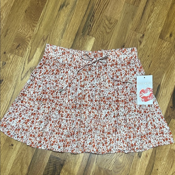 Hot Kiss Dresses & Skirts - 💕5/$15 Hot Kiss burnt orange Floral Mini Skirt, NEW